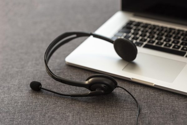 headset-laptop-home-quarantine